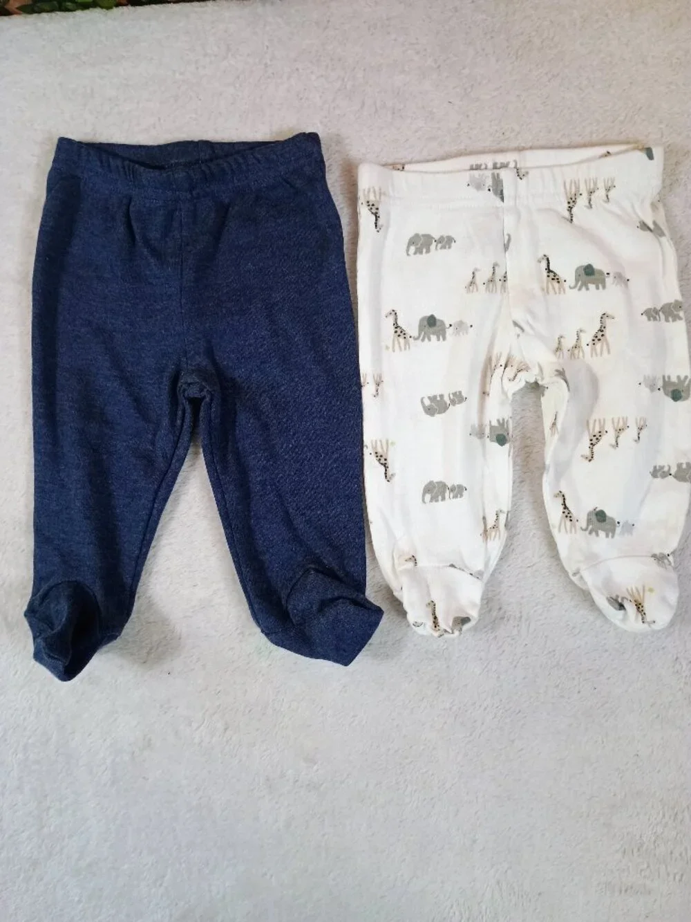 EUC Bundle-9pc Carters, Gerber, Sz New Born Mix & Match Outfits Essentials